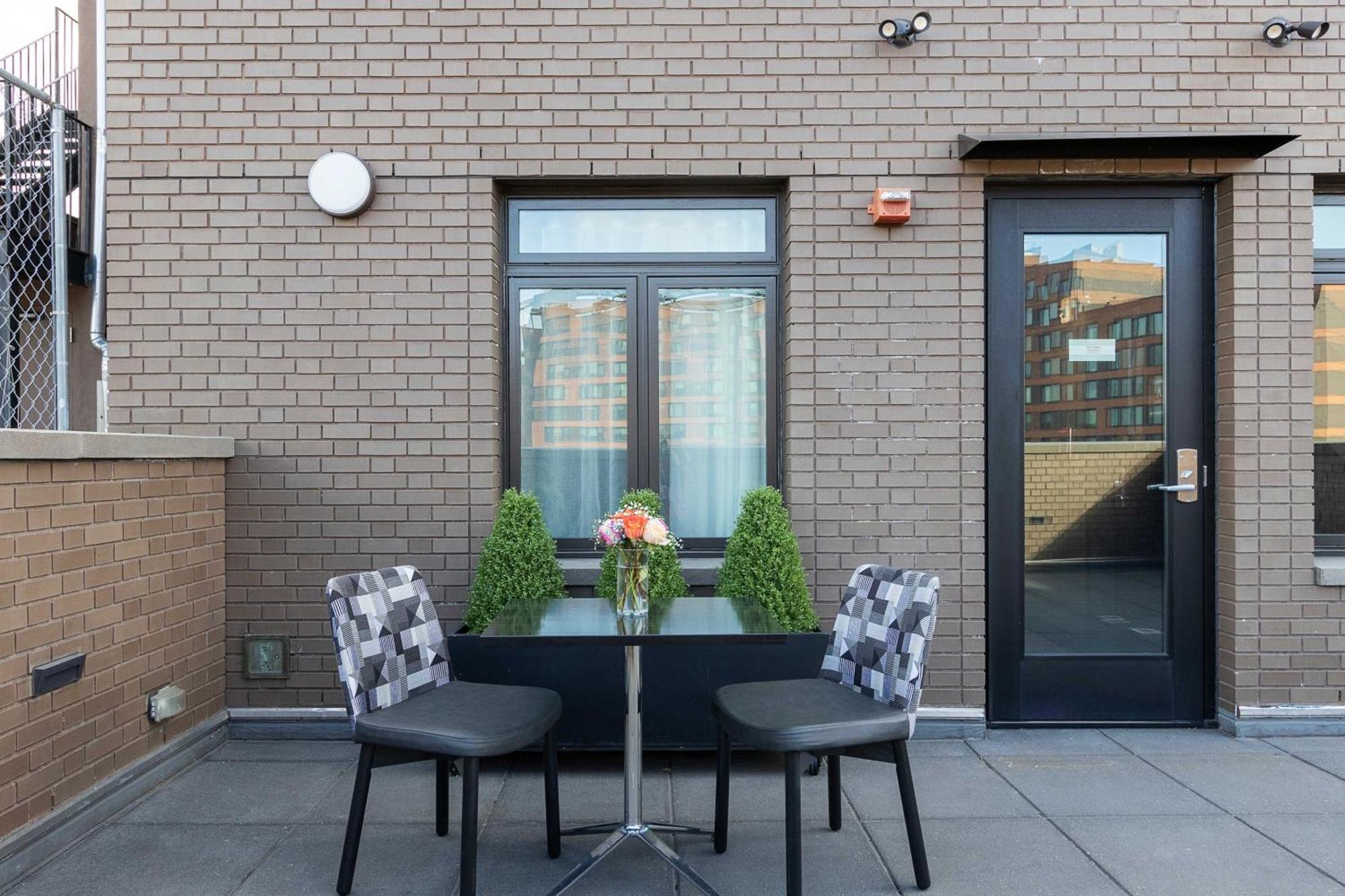 The Melrose Hotel New York Exterior photo